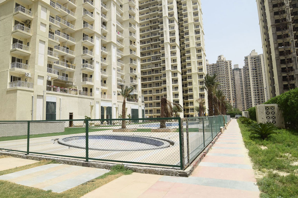 Mahagun Mantraa 1 Sector-10, Greater Noida West.